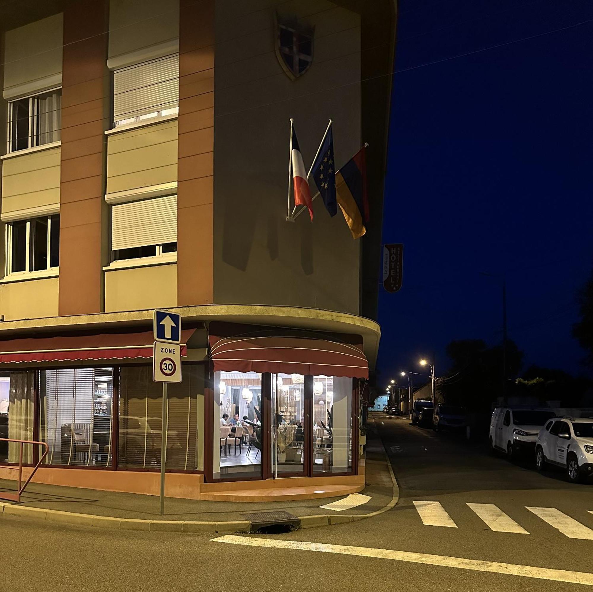 Hotel Restaurant Saint-Benoit Gueugnon Exterior photo